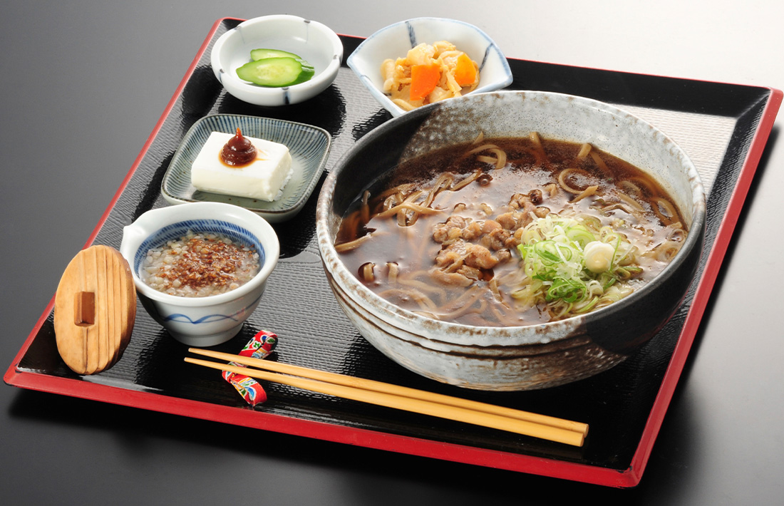 地鶏あんかけ 極太そば